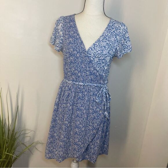 American Eagle Outfitters Floral Mix Short Sleeve Wrap Dress Size Medium - Picture 2 of 16